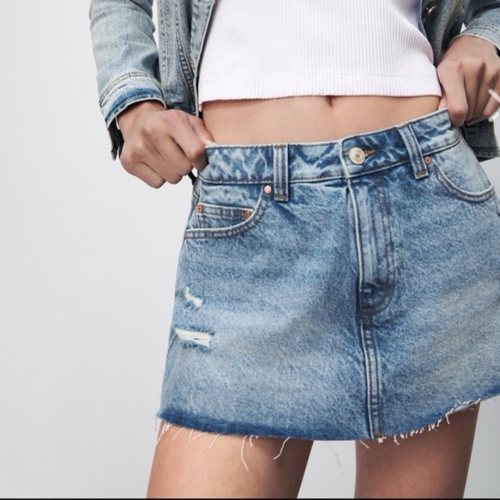 ZARA Distress Demin Skort | Blogger Favorite | Medium